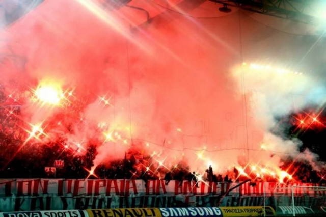 Ολυμπιακός - Παναθηναϊκός: Στις… φλόγες η θύρα 7 (photos)