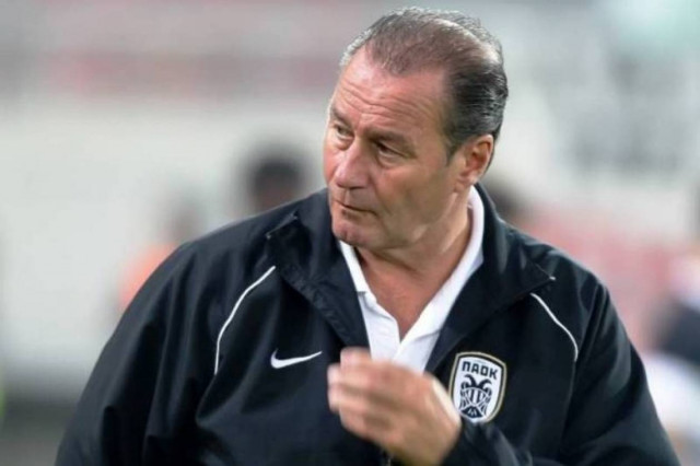 Θέμα και στην ιστοσελίδα της FIFA έγινε η απόλυση του Χουμπ Στέφενς