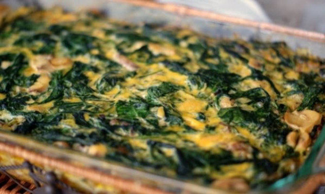 Συνταγή για πανεύκολο σουφλέ με σπανάκι και ψωμί του τοστ