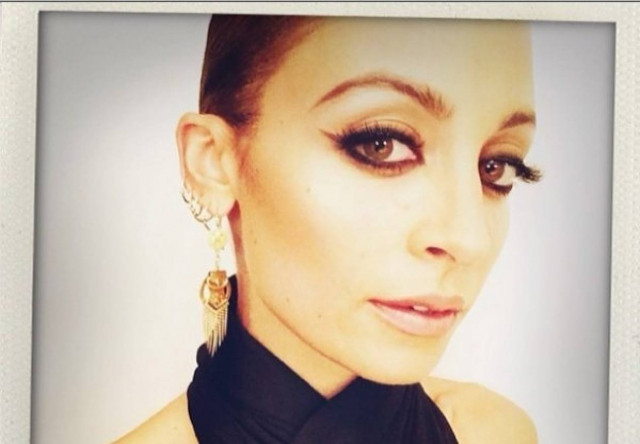 Tο έκανε στ' αλήθεια: H Nicole Richie έβαψε τα μαλλιά της λιλά