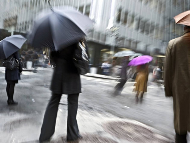 Με βροχές και καταιγίδες συνεχίζει ο Μάρτιος