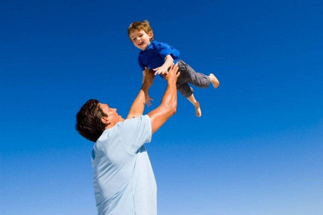 ΑΝΕΚΔΟΤΟ: Τι τον θέλουμε τον πατέρα;