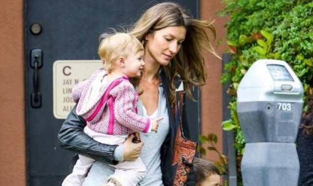 Ζιζέλ: Στο γιατρό με τα «μοδάτα» παιδιά της! (εικόνες)