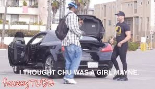 Τι συμβαίνει όταν ένας άντρας φοράει γυναικείο κολάν; (βίντεο)