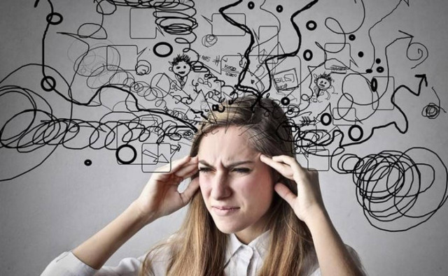 Πέντε «ύπουλες» αιτίες που πυροδοτούν τον πονοκέφαλο