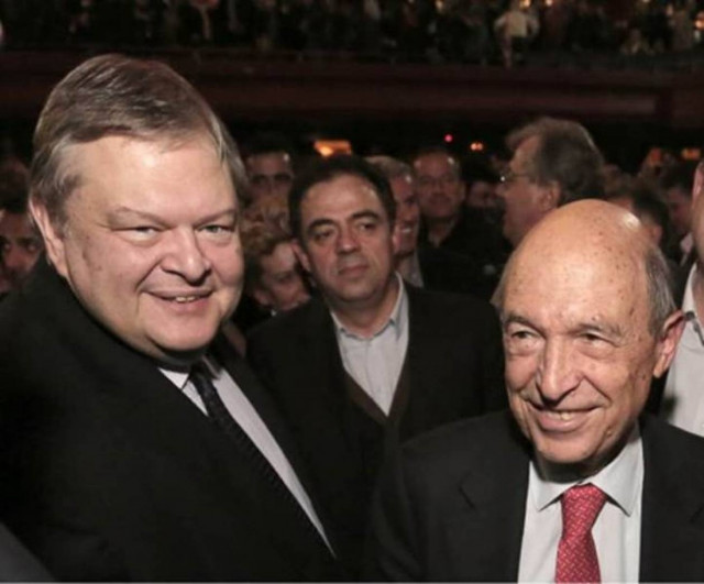 Παρών στη συνδιάσκεψη της «Ελιάς» ο Κώστας Σημίτης