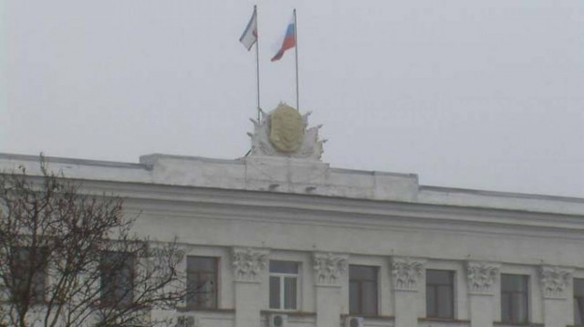 Το κριμαϊκό κοινοβούλιο κόβει τους δεσμούς της περιοχής με το Κίεβο