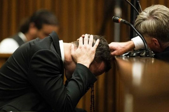 Λύγισε ο Πιστόριους - Ξέσπασε σε λυγμούς στο δικαστήριο (video)