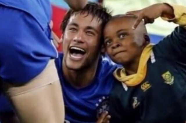 Ο πιτσιρίκος που «σώθηκε» από τον Νεϊμάρ (photos + video)