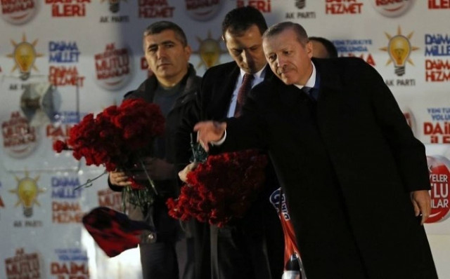 Επιβεβαίωσε έμμεσα τις συνομιλίες για τις μίζες ο Ερντογάν