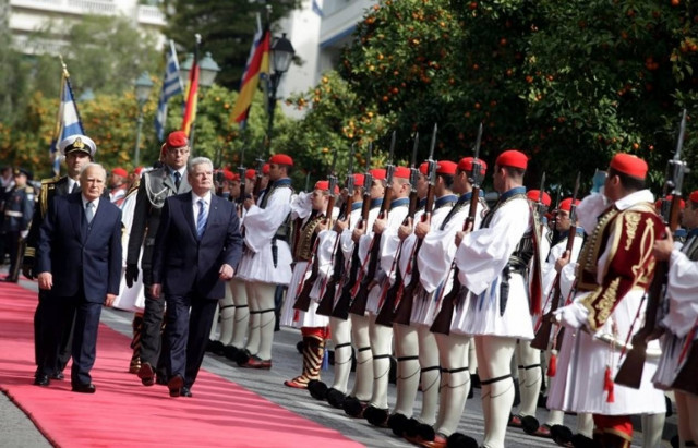 Η… φωτογραφική επίσκεψη Γκάουκ στο Προεδρικό Μέγαρο