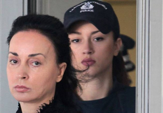 Η Βίκυ Σταμάτη έχει παραισθήσεις και ακούει φωνές