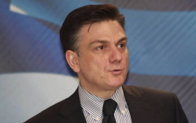 Επίθεση του Θάνου Μωραΐτη στον Σταύρο Θεοδωράκη