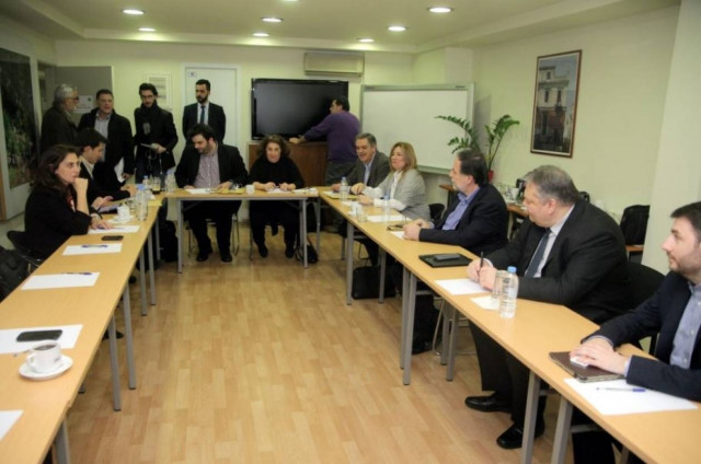 Χαμός στο πολιτικό συμβούλιο του ΠΑΣΟΚ - Διεκόπη η συνεδρίαση