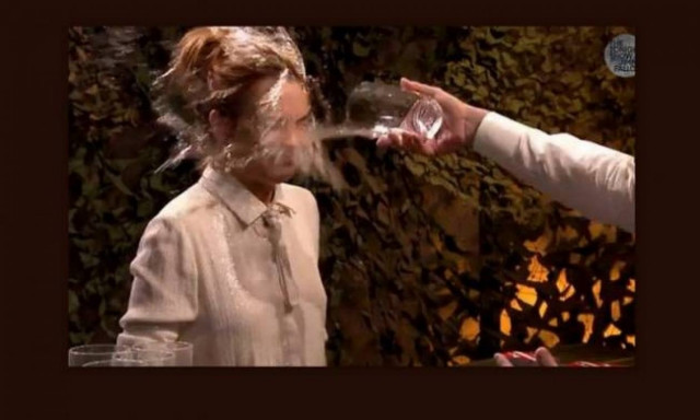 Μπουγέλωσαν πασίγνωστη ηθοποιό σε εκπομπή!