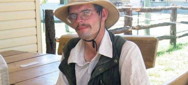 Αυστραλία: Τουρίστας επέζησε τρώγοντας μύγες για 3 εβδομάδες!