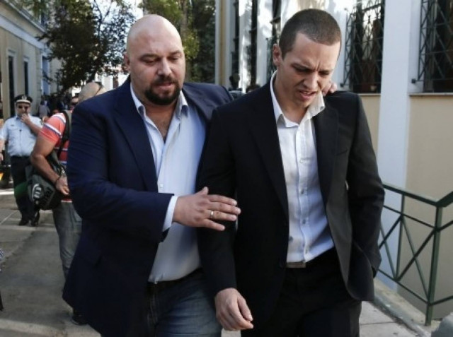 Κασιδιάρης – Παναγιώταρος: Νέοι ύμνοι για την Χούντα (video)