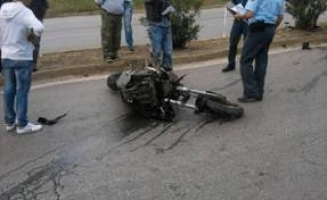 Σύγκρουση δικύκλου με αυτοκίνητο στην Πρέβεζα