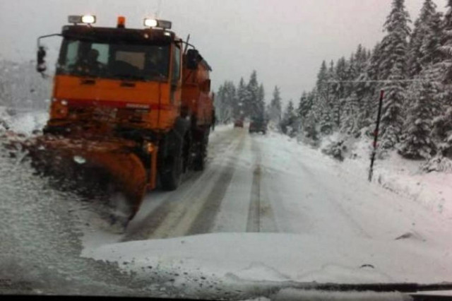 Χιόνια στη Φλώρινα - Απαραίτητες οι αντιολισθητικές αλυσίδες