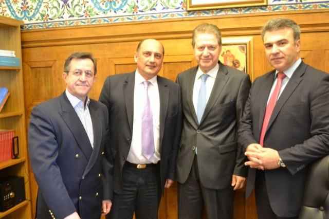 Νικολόπουλος: Αποσύρει την υποψηφιότητά του-Στηρίζει τον Π. Μαντούβαλο