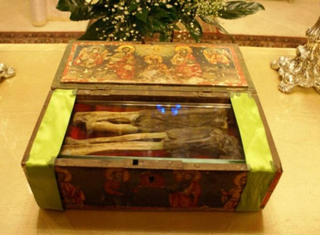 Το άφθαρτο χέρι  Αγίου από τον Πόντο στην Καστοριά