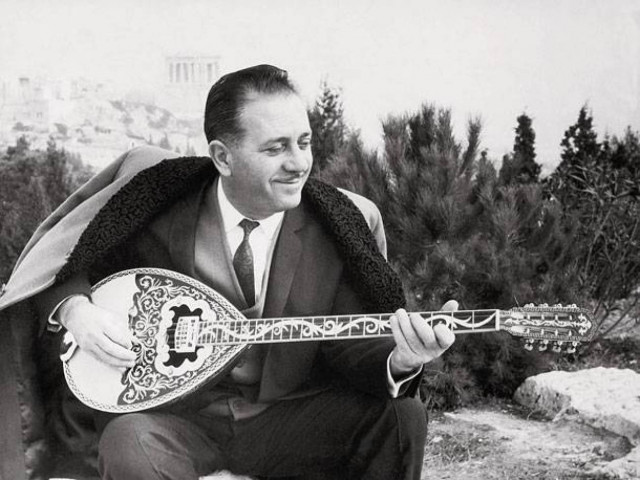 Σαν σήμερα «έφυγε» ο δεξιοτέχνης του μπουζουκιού Γ. Ζαμπέτας