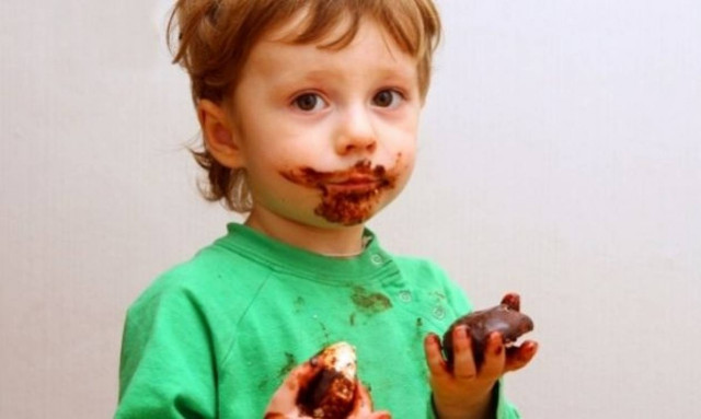 Πώς βγαίνει ο λεκές από σοκολάτα;