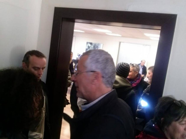 Κατάληψη στο γραφείο του υπουργού Παιδείας (photos)