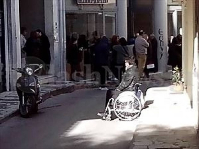 Ηράκλειο: Δείτε που περιμένουν οι πολίτες για να θεωρήσουν βιβλιάρια