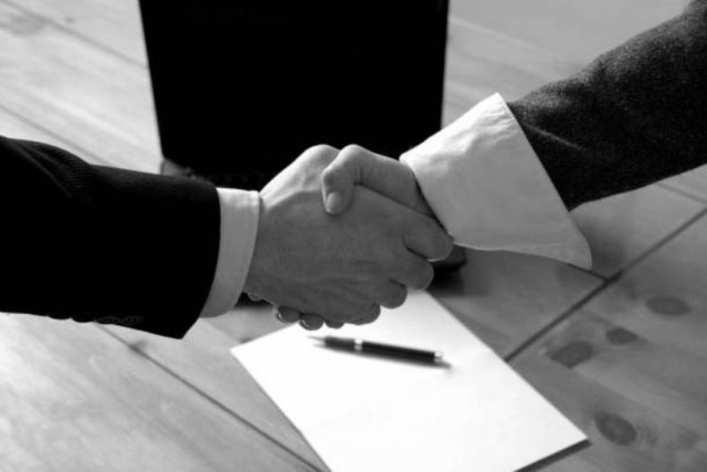 ANEKΔΟΤΟ: Ο επιχειρηματίας