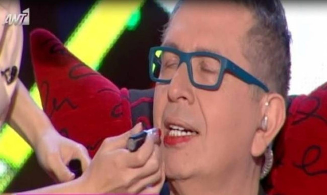 Γιατί η Δούκισσα έβαλε κραγιόν στον Θέμο;