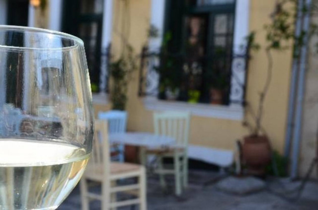 Θρήνος στη Χαλκίδα: 50χρονος «έσβησε» στο καφενείο