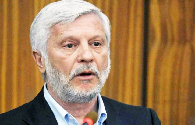 Την παραίτηση Τατούλη ζητούν τρεις αντιπεριφερειάρχες