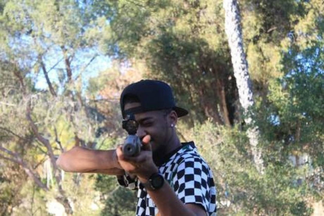 «Εκατό retweets και θα πυροβολήσω κάποιον»