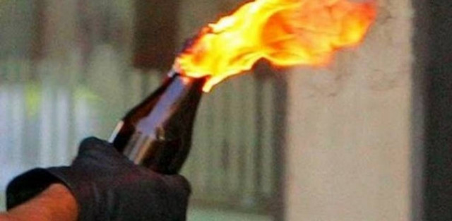 Είχαν διαφορές και του έκαψε το μεζεδοπωλείο