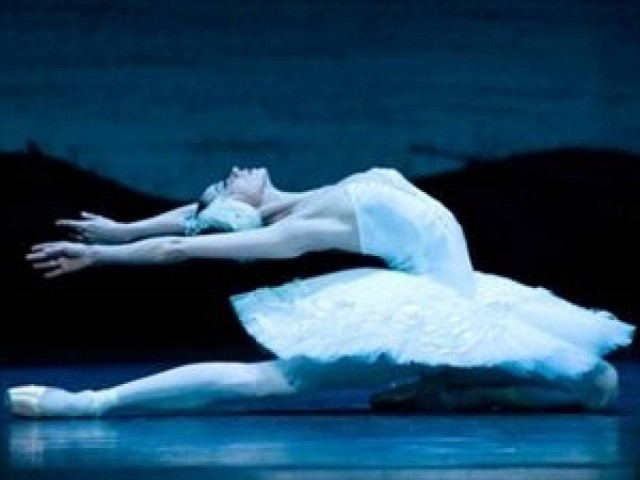 Με επιτυχία ξεκίνησαν οι παραστάσεις της «Λίμνης των Κύκνων»