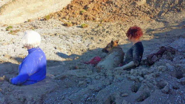 Οικογένεια κόλλησε σε... κινούμενη άμμο!