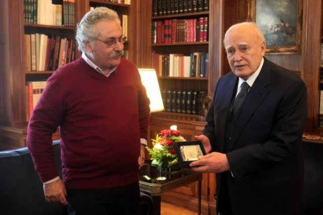 Ενημερώθηκε για τις απολύσεις εκπαιδευτικών ο Παπούλιας