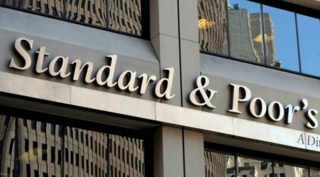 S&P: Διατηρεί σε CCC/C τις τράπεζες Πειραιώς και Άλφα