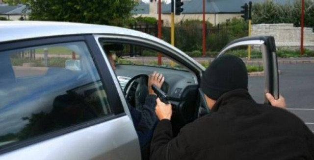 Ληστεία γυναίκας στο φανάρι