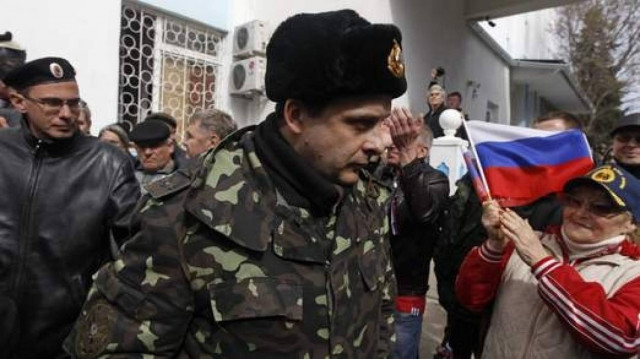 Οι ρωσικές στρατιωτικές δυνάμεις κατέλαβαν και άλλη βάση στην Κριμαία