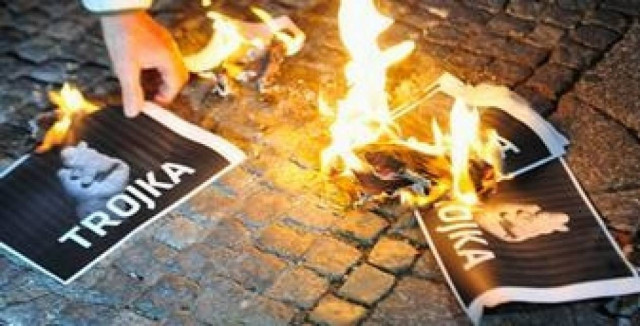 Η Τρόικα ανησυχεί πως η Ελλάδα θα κάνει τα ίδια λάθη