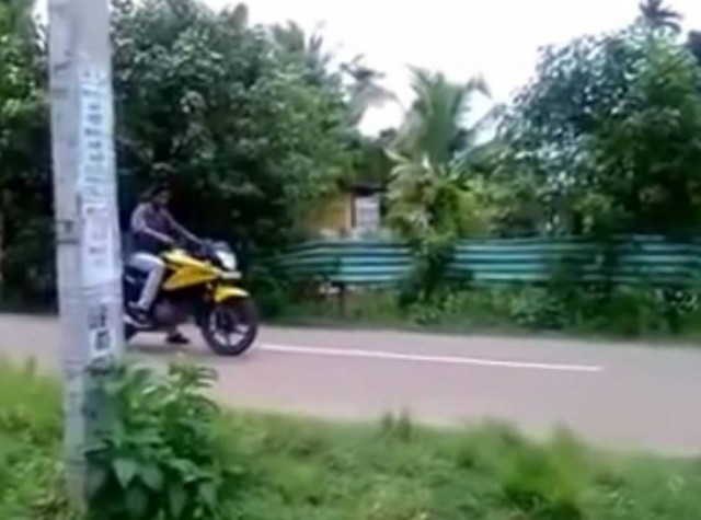 Άλλος ήταν να «την πατήσει» και άλλος «την πάτησε»…(Video)