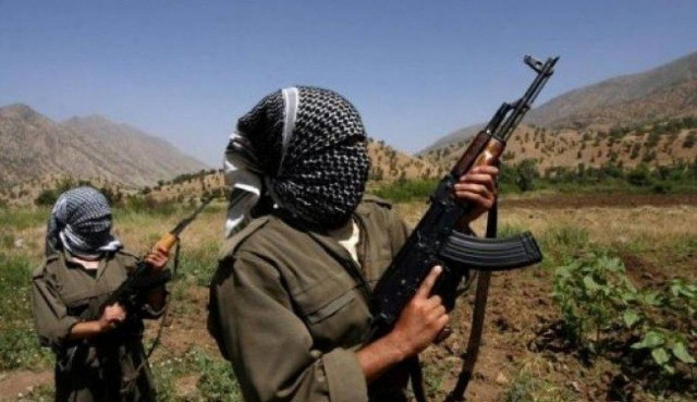 Σφοδρές μάχες με δεκάδες νεκρούς στα σύνορα Συρίας-Τουρκίας