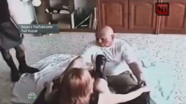 Βίντεο: Ο αρχηγός Ουκρανών νεοναζί σε σαδομαζοχιστικές στιγμές