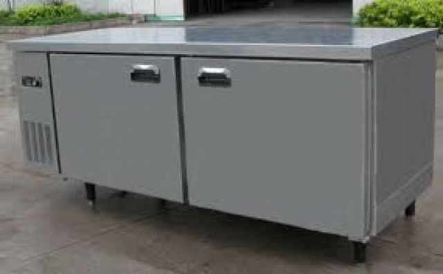 Έκλεισε την κόρη του στην κατάψυξη