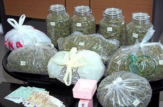 Ιωάννινα: Είχαν κρύψει στο αυτοκίνητό τους 231 κιλά χασίς