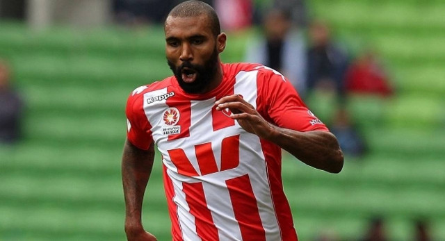 Ο Ένχελααρ «ντύθηκε» Ρούνει (video)