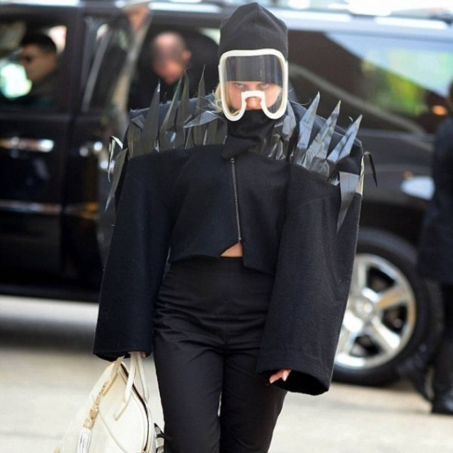 H star δεν πάει στα χιόνια! Ντύθηκε έτσι για μια βόλτα στη Νέα Υόρκη