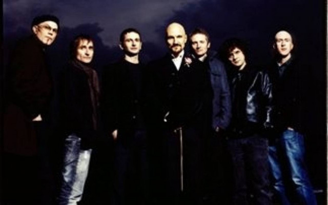 Οι James στο Θέατρο Βράχων